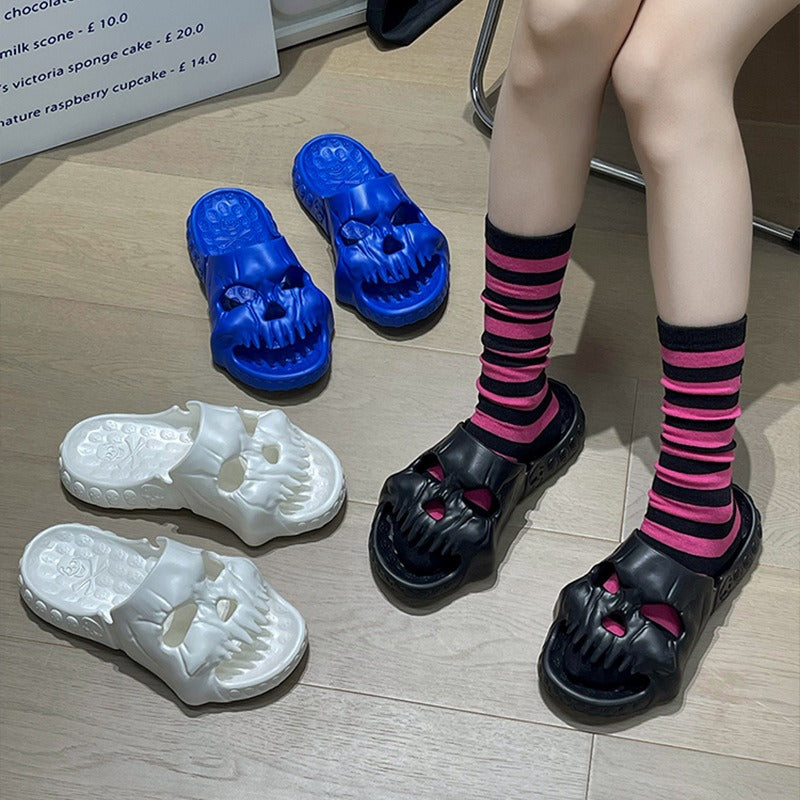 Halloween sandals and slippers for men's indoor and home use, thick soles, anti slip EVA, and foot feeling slippers